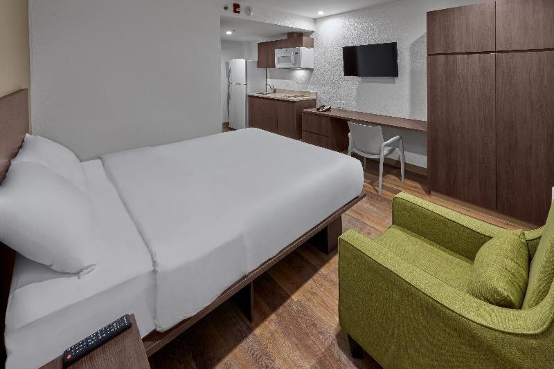 Extended Suites Saltillo Galerias Rum bild